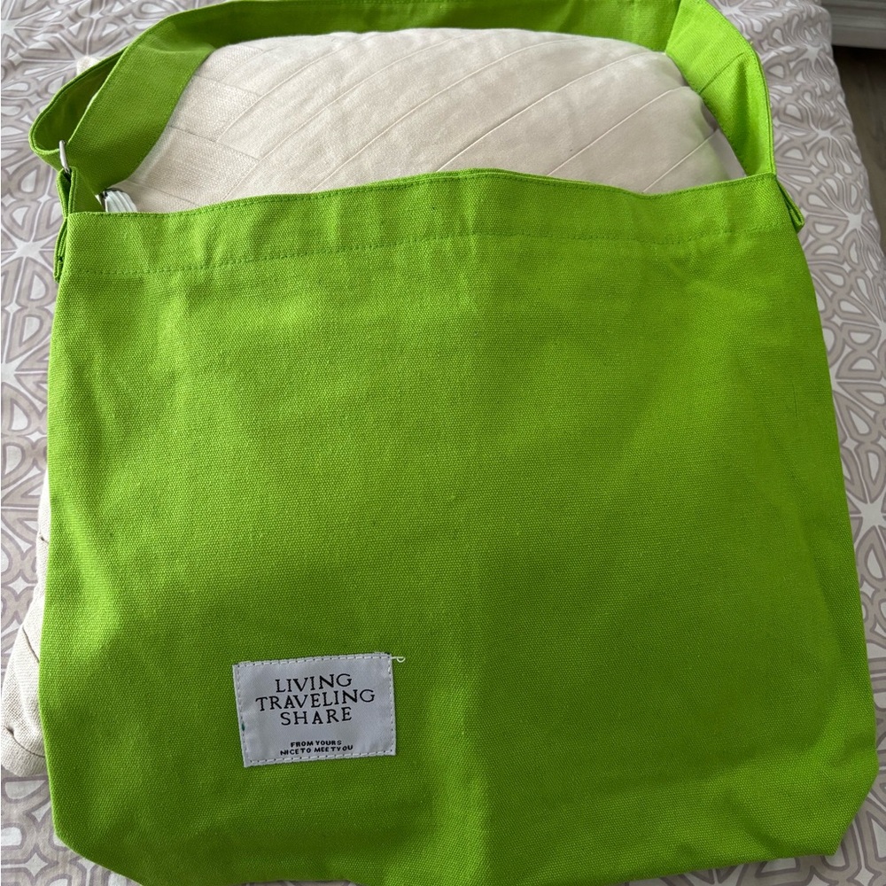 Green Tote /Crossbody Bag by Living Traveling Share